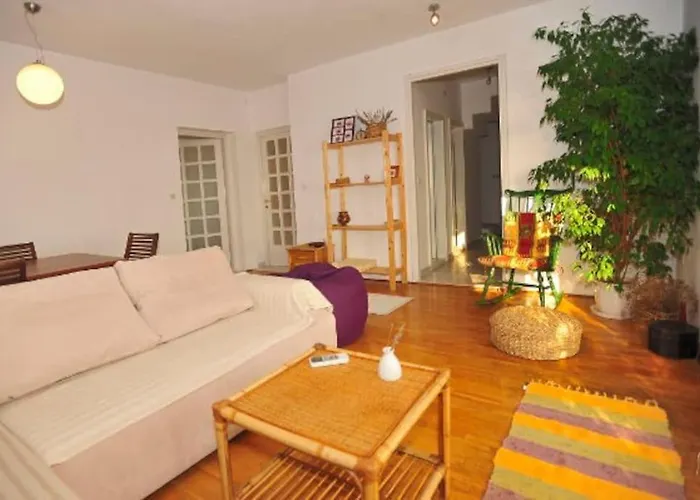 Seaview Apartment Ema